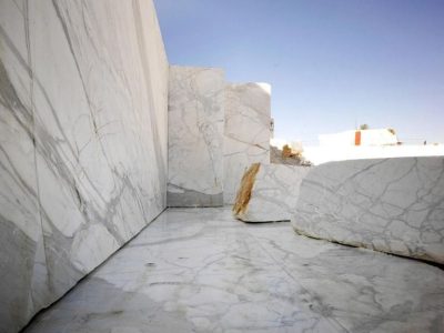 Service de rénovation de pierre tombale en marbre à Troyes – Pompes Funèbres Jecker Dentz